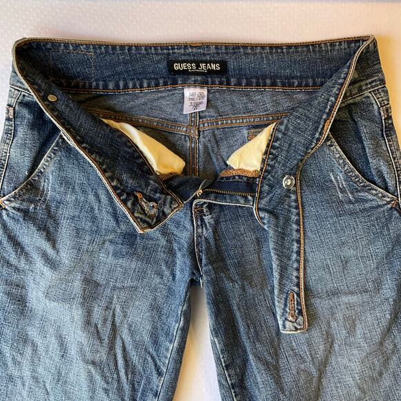 Guess Jeans Women Denim Shorts size 31 Blue Straight Leg Mid Rise Knee Length - Picture 2 of 10